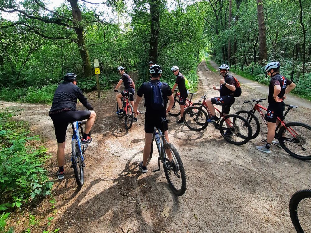 het jaarlijkse fietsuitje voor de sportieve c+c-ers